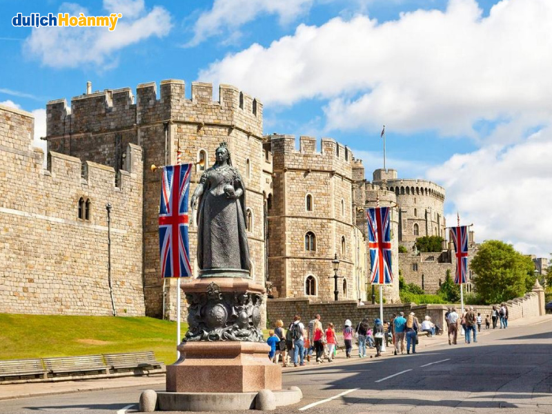 Chọn tour du lịch châu Âu để tham quan lâu đài Windsor Chọn tour du lịch châu Âu để tham quan lâu đài Windsor
