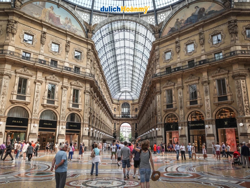 Milan được mệnh danh là “Kinh đô thời trang thế giới” Milan được mệnh danh là “Kinh đô thời trang thế giới”