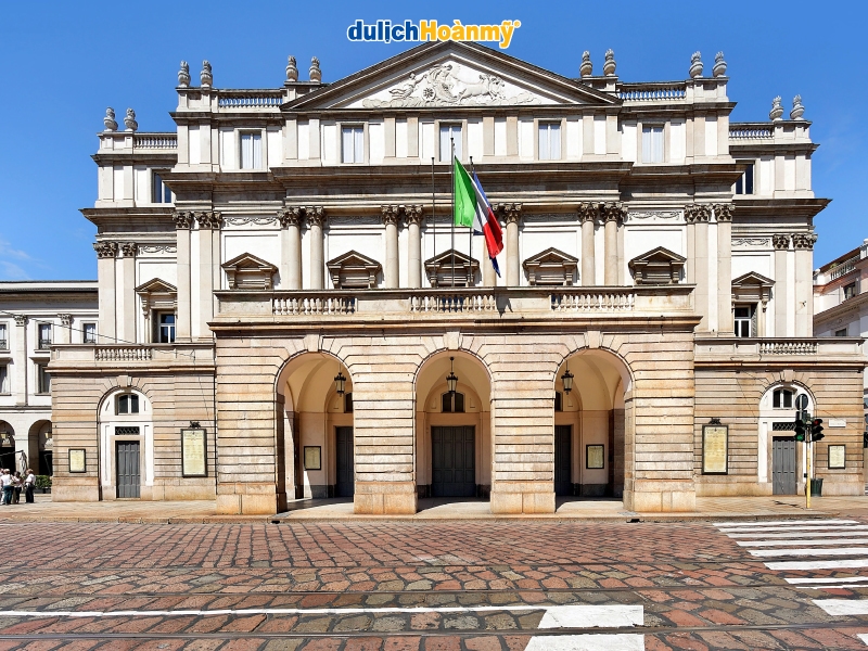 Nhà hát La Scala nổi bật với kiến trúc tân cổ điển trang nhã Nhà hát La Scala nổi bật với kiến trúc tân cổ điển trang nhã