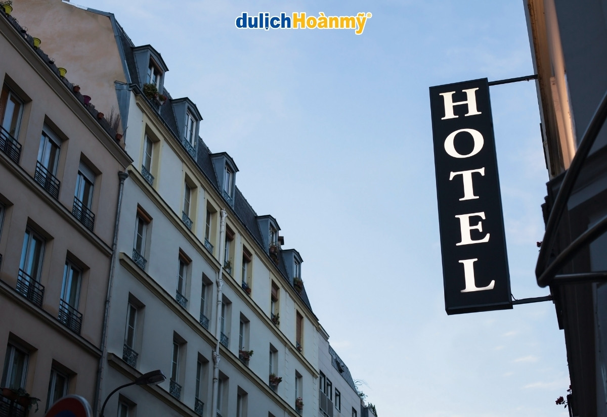 Bỏ túi kinh nghiệm du lịch Châu Âu chi tiết từ A-Z 16 hotel