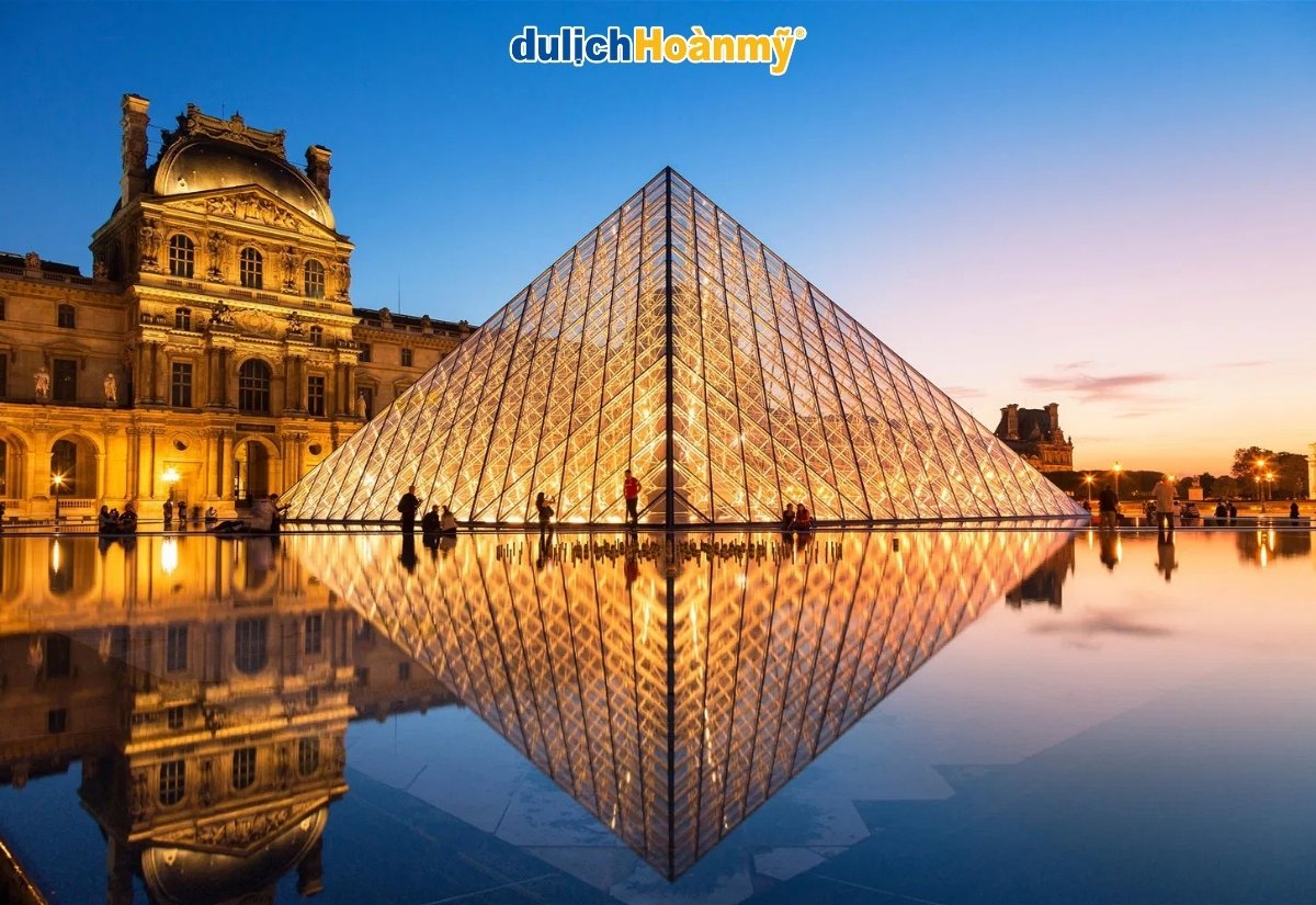 Khám phá thành phố Paris Pháp : Biểu tượng của tình yêu & nghệ thuật 6 bảo tàng Louvre