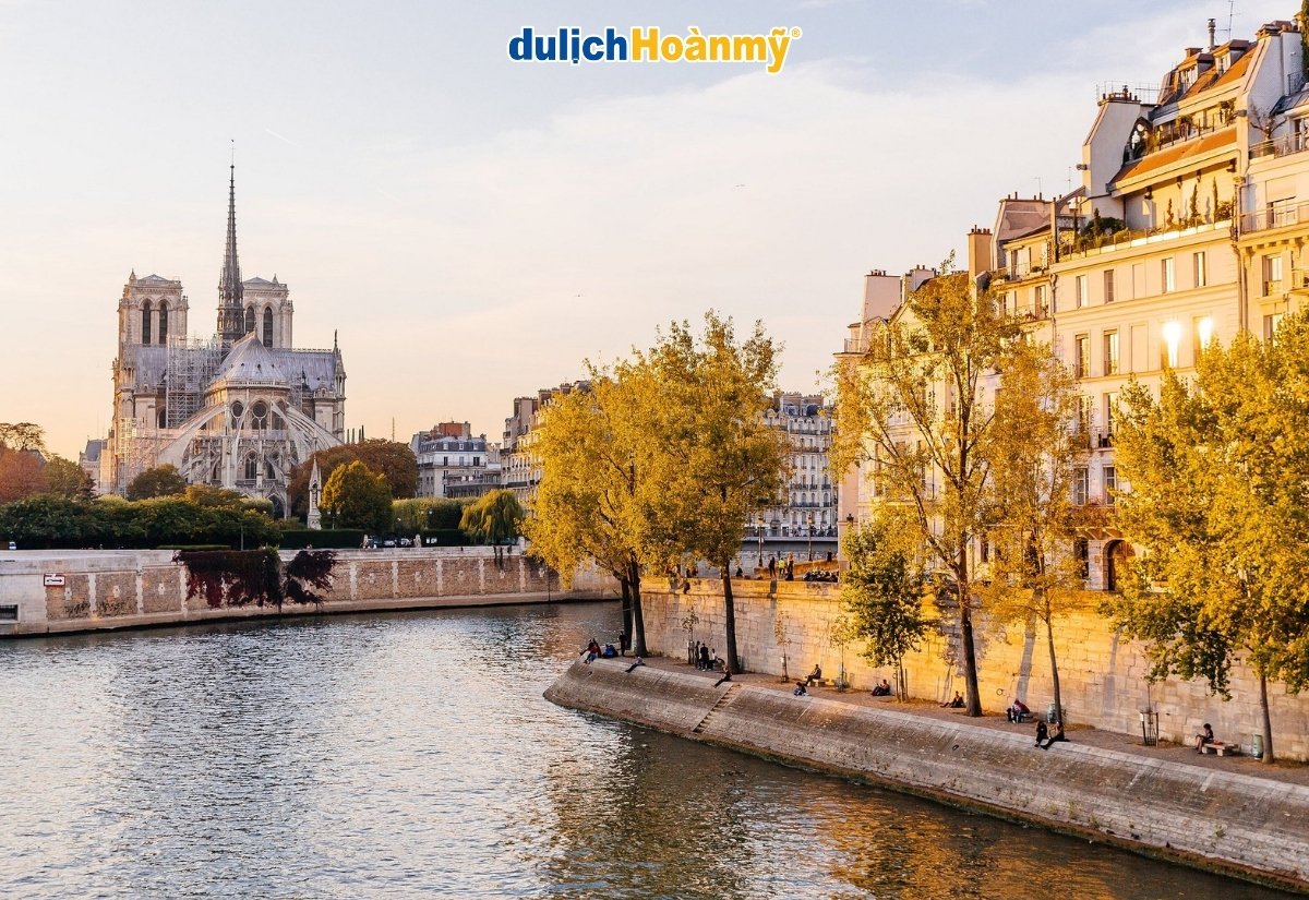 Khám phá thành phố Paris Pháp : Biểu tượng của tình yêu & nghệ thuật 2 paris